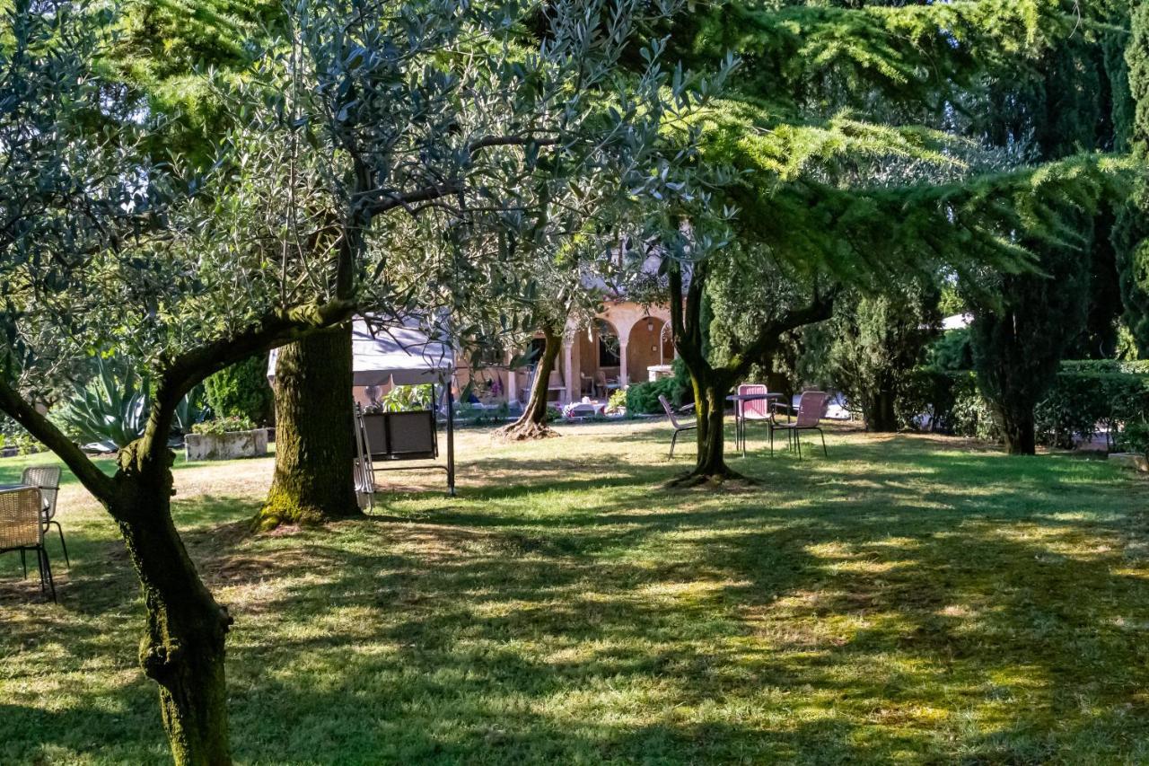 Villa Paradiso Apartment Сірміоне Екстер'єр фото