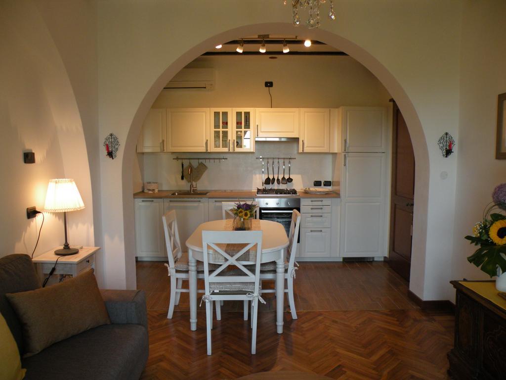 Villa Paradiso Apartment Сірміоне Екстер'єр фото